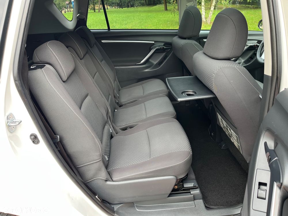 Toyota Verso 1.8 Prestige 7os MS - 16