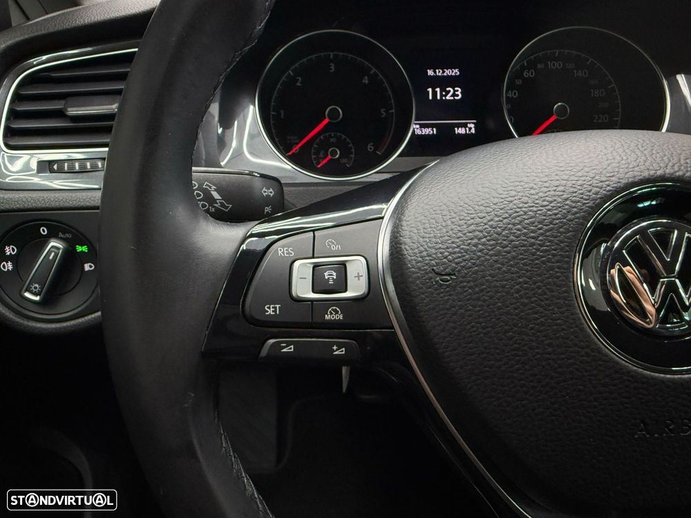 VW Golf 1.6 TDI Confortline DSG - 19