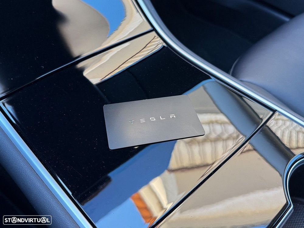 Tesla Model 3 Long-Range Dual Motor AWD - 28