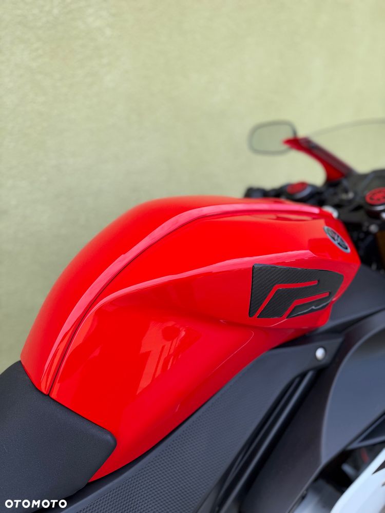Yamaha YZF - 16
