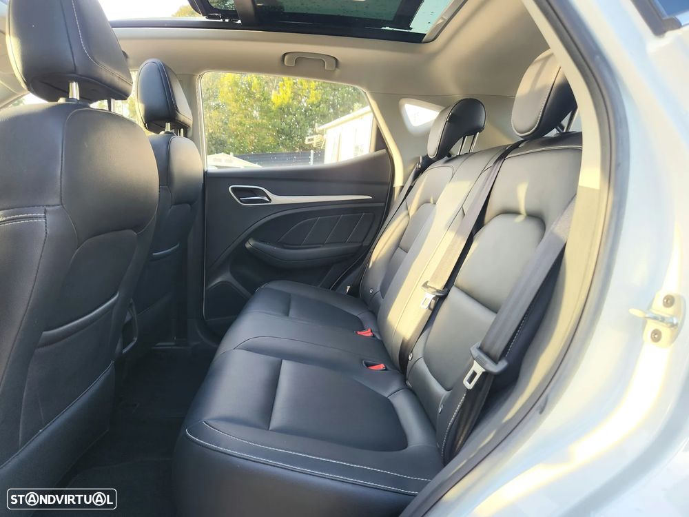 MG ZS EV 44.5 kWh Luxury - 12