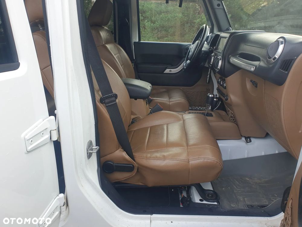 Jeep Wrangler Unlimited 3.8 Automatik Sahara - 15