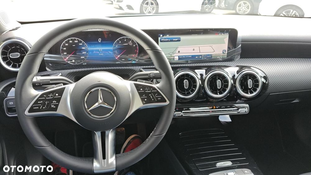 Mercedes-Benz CLA - 11