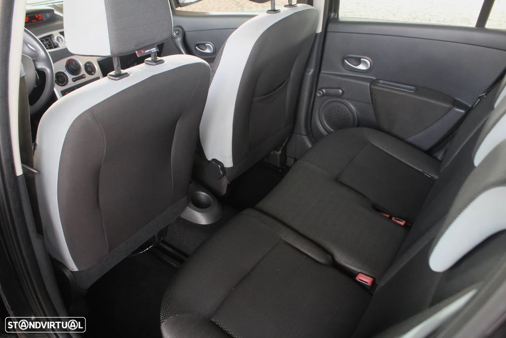 Renault Clio 1.2 16V Rip Curl II - 29