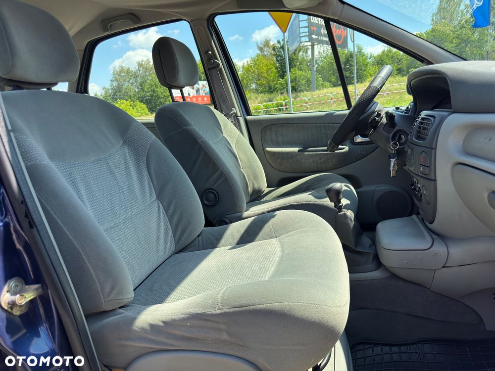 Renault Scenic 1.6 16V EXpression - 29
