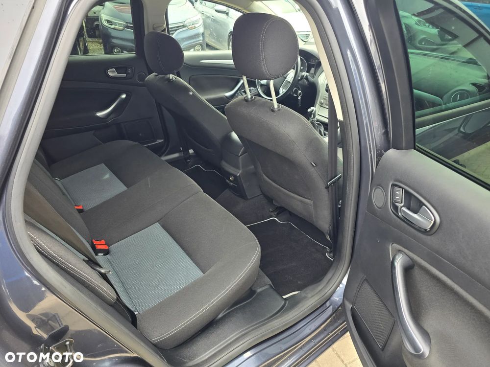 Ford Mondeo - 10