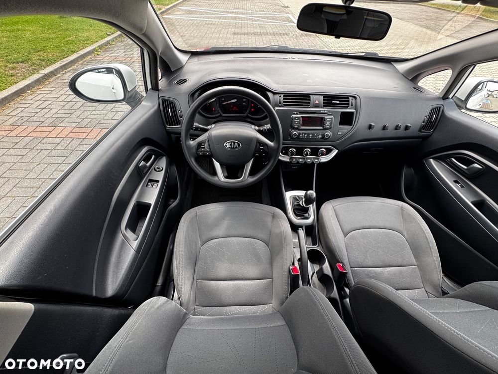 Kia Rio 1.4 L - 10