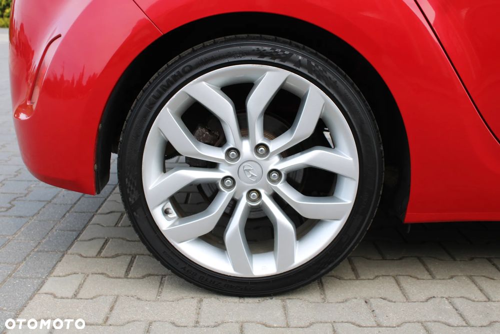 Hyundai Veloster - 32