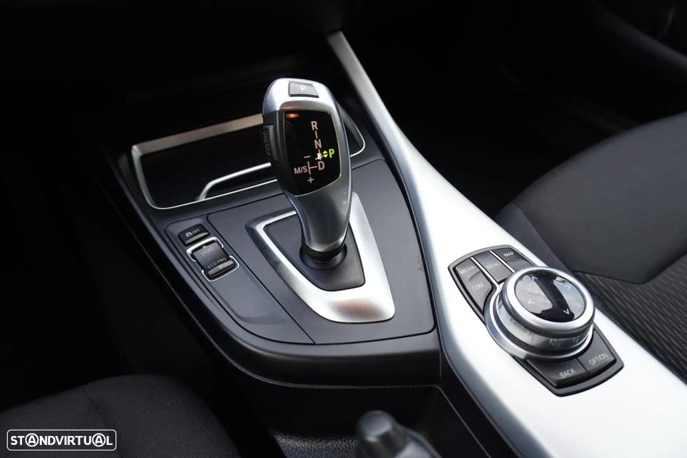 BMW 116 d Line Urban Auto - 12