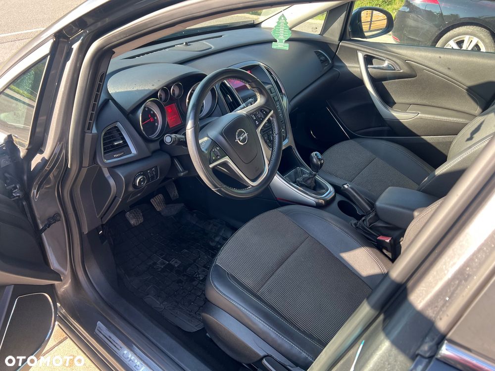 Opel Astra 1.4 T Enjoy S&S - 9