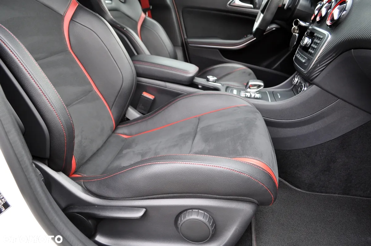 Mercedes-Benz Klasa A 45 AMG 4-Matic - 35