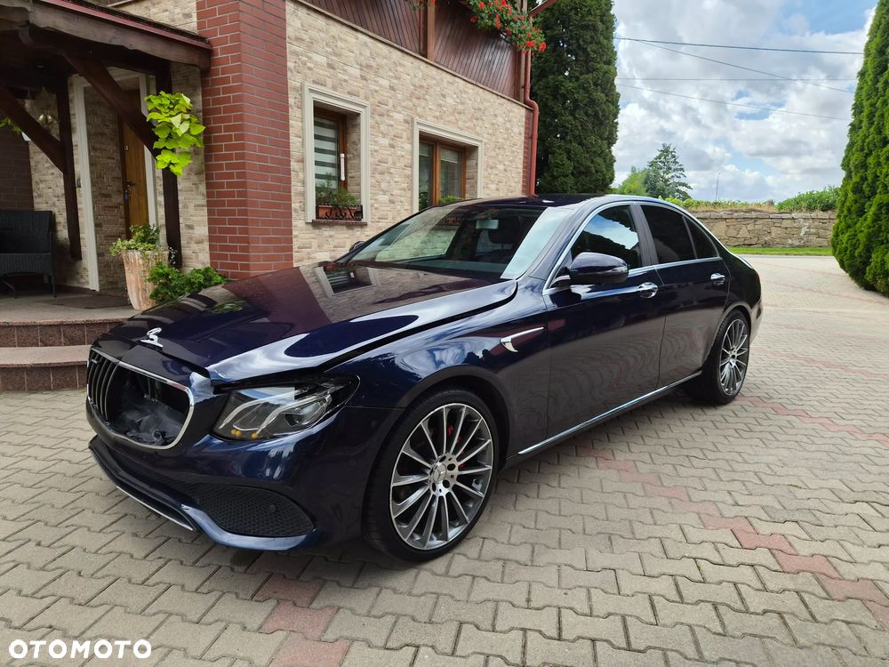 Mercedes-Benz Klasa E - 32