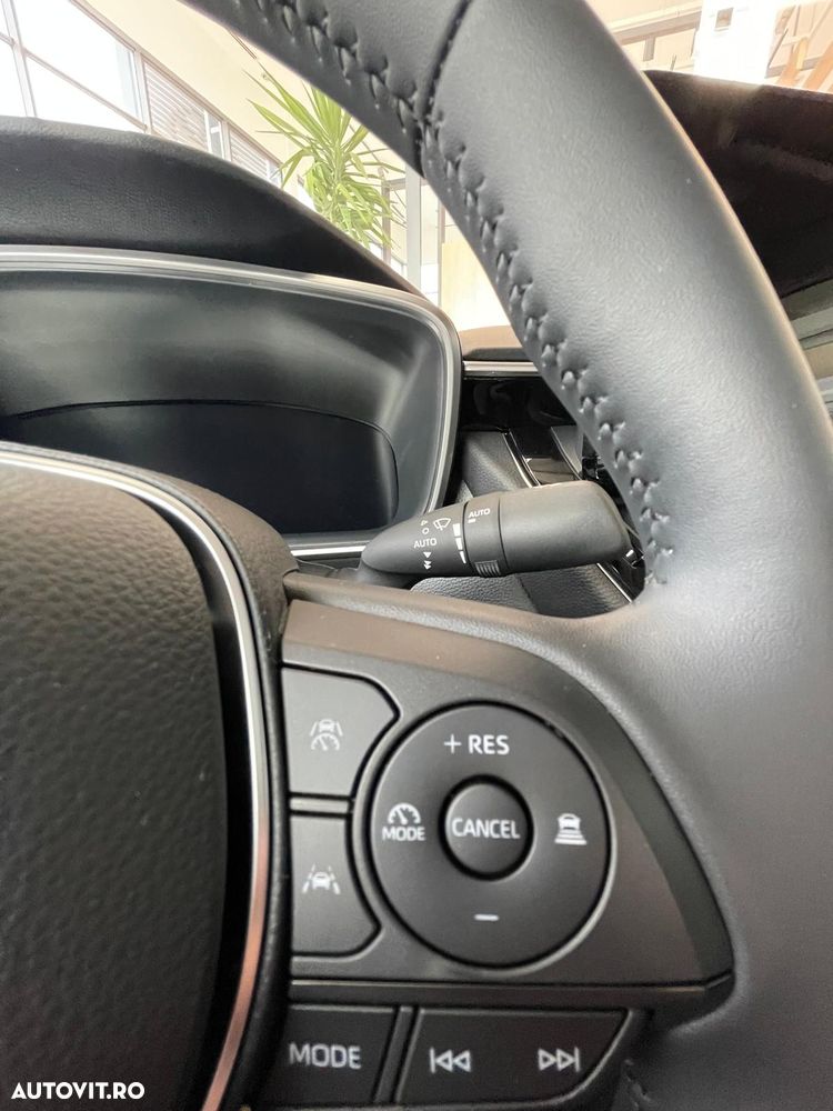 Toyota Corolla 1.8 HSD Dynamic - 13