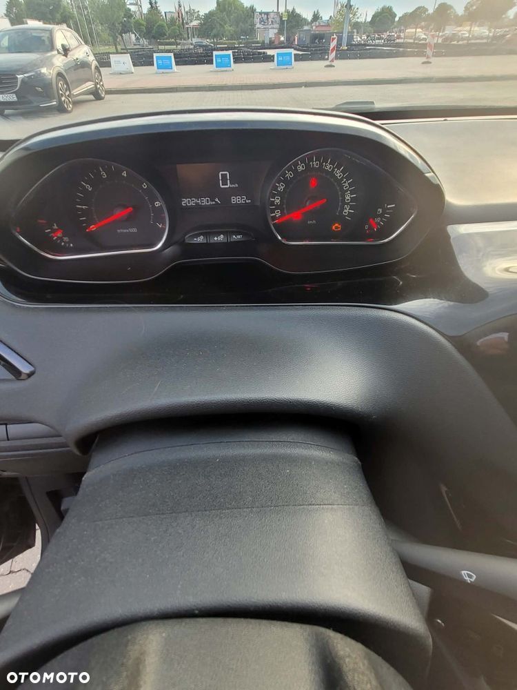 Peugeot 208 - 3