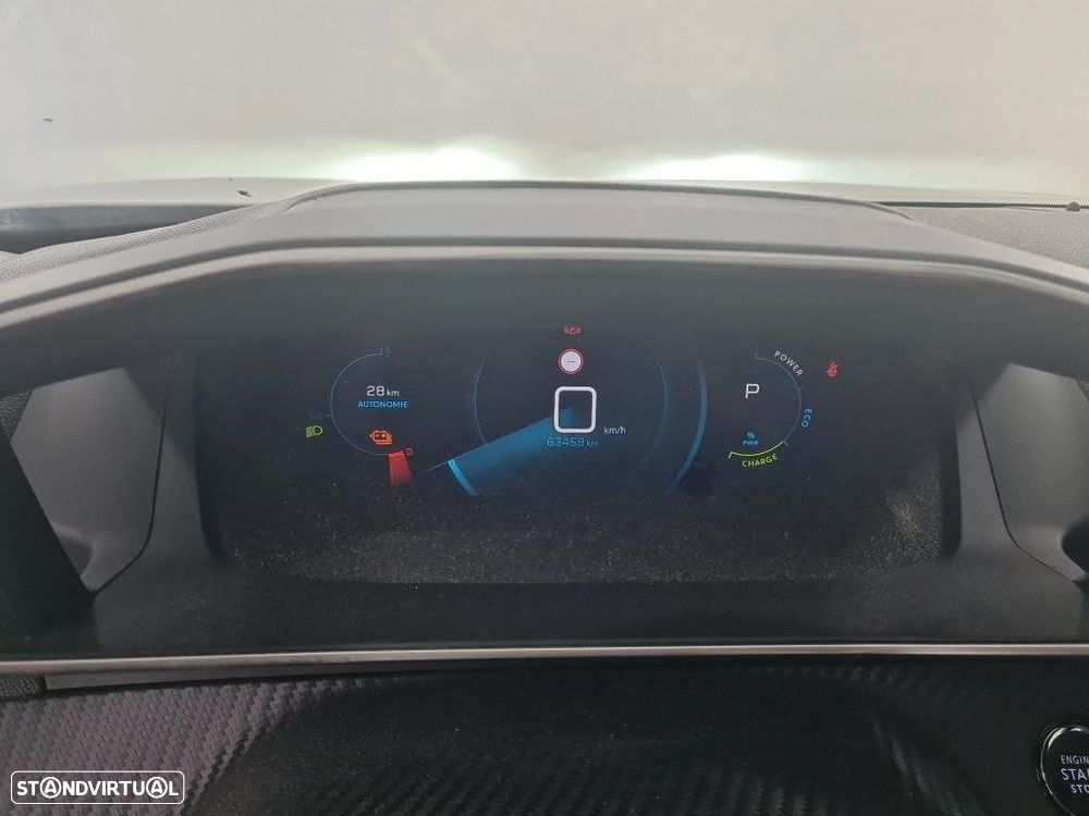 Peugeot e-2008 Allure - 7