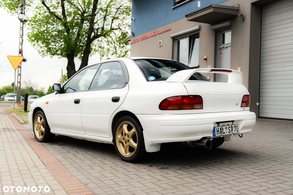 Subaru Impreza 2.0 GT - 4