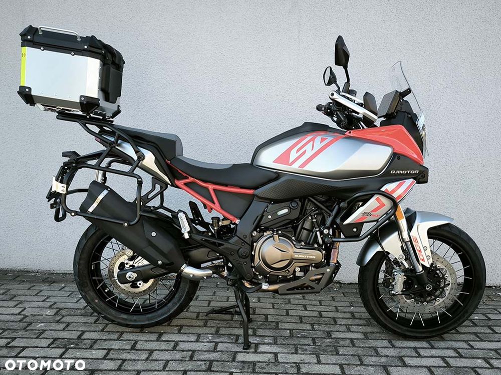 QJMOTOR SRT 600SX - 10