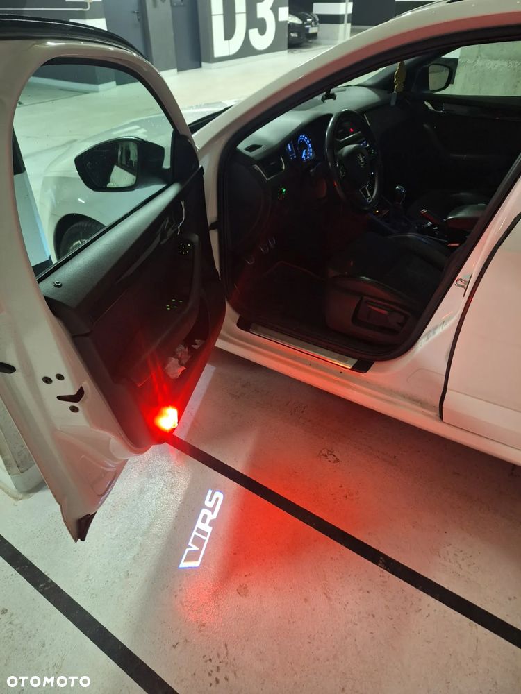 Skoda Octavia Combi 2.0 TDI RS - 26