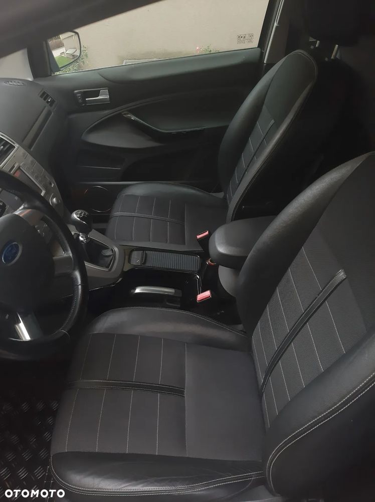 Ford Kuga 2.0 TDCi 4x4 Titanium - 10