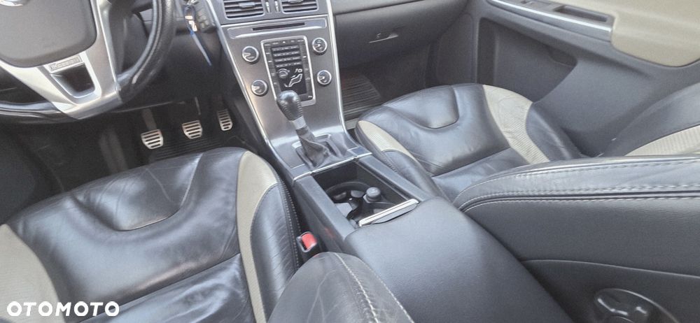 Volvo XC 60 D4 RDesign - 23