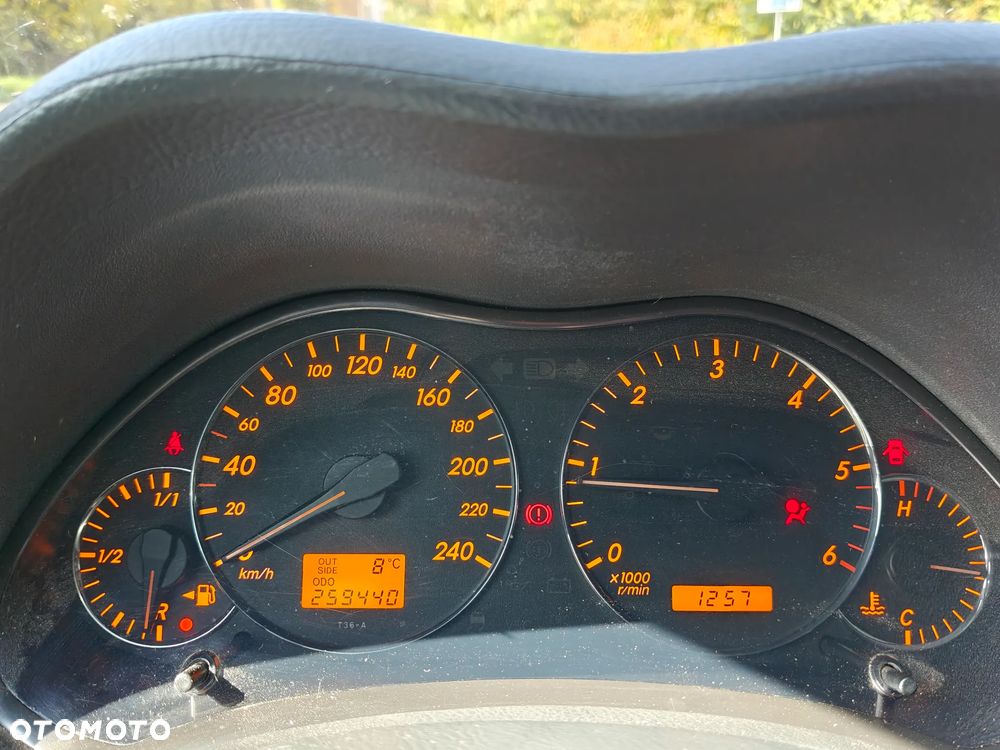Toyota Avensis 2.0 D-4D Executive - 23