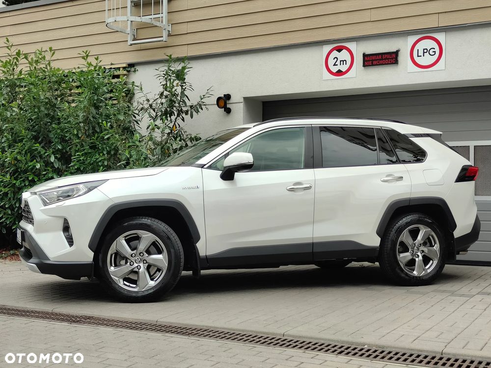 Toyota RAV4 - 6
