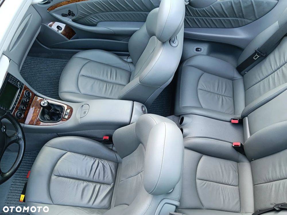 Mercedes-Benz CLK 280 Elegance - 32