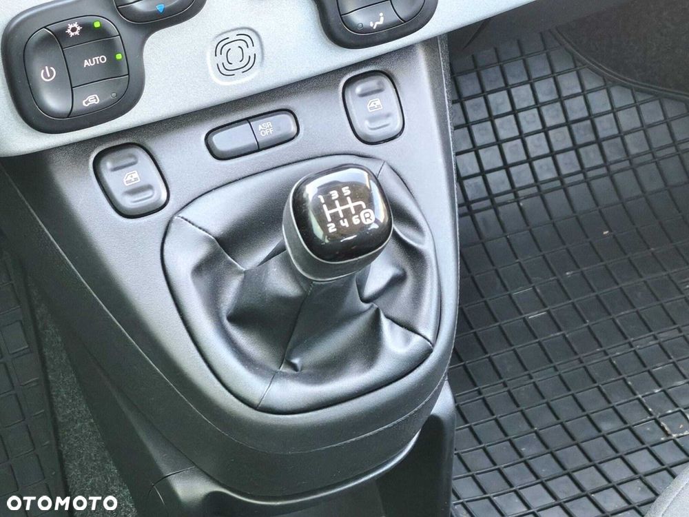 Fiat Panda 1.0 Hybrid City Cross - 23