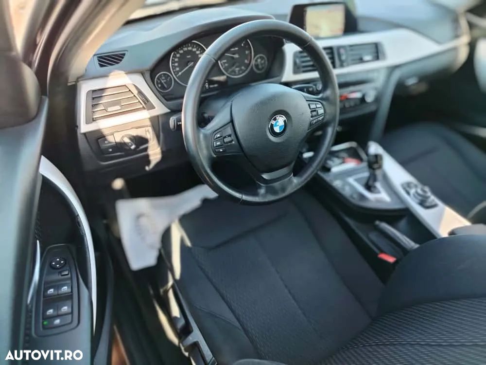 BMW Seria 3 318d Touring Aut. - 19