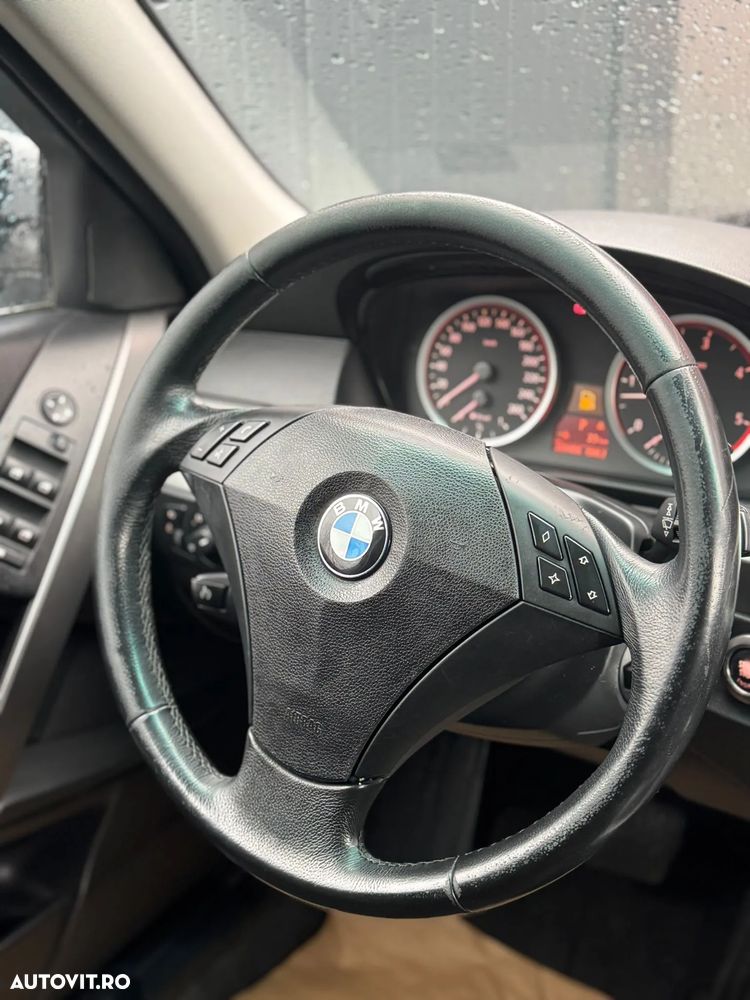 BMW Seria 5 525dA touring - 8