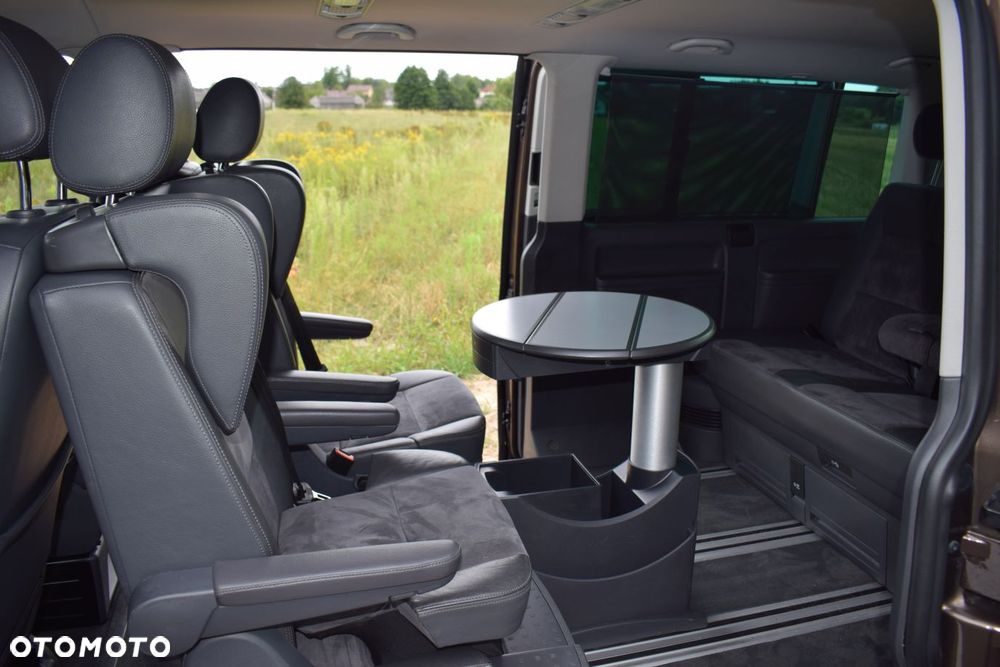 Volkswagen Multivan - 10