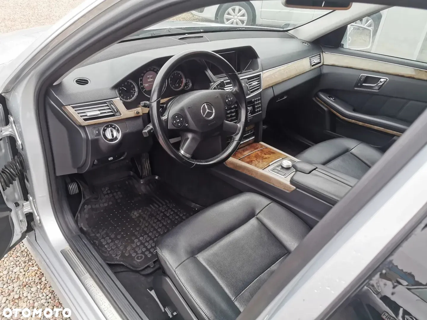 Mercedes-Benz Klasa E 350 CDI 4-Matic BlueEff Avantgarde - 24