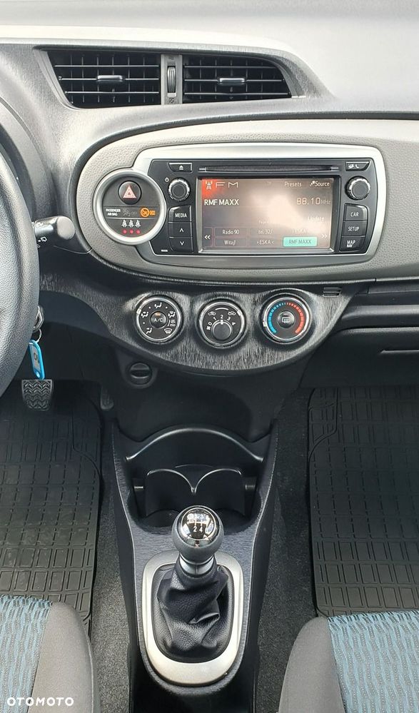 Toyota Yaris - 10