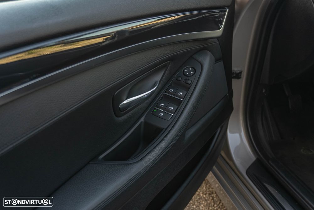 BMW 520 d Luxury Line - 11