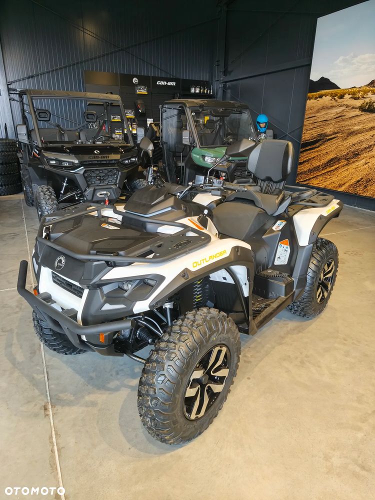 Can-Am Outlander Max - 4