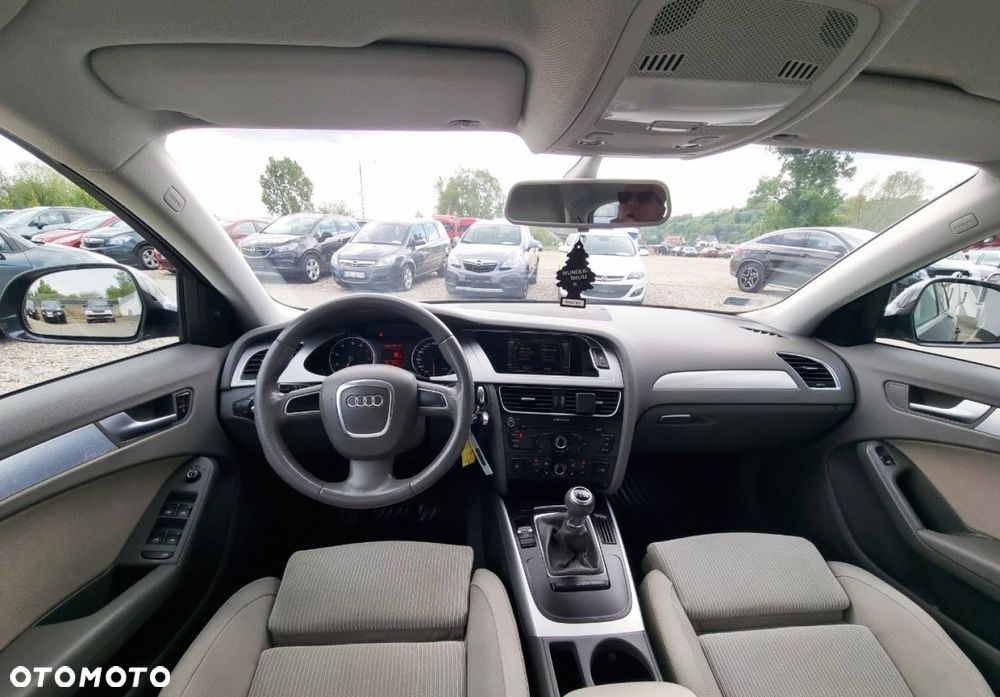 Audi A4 Avant - 11
