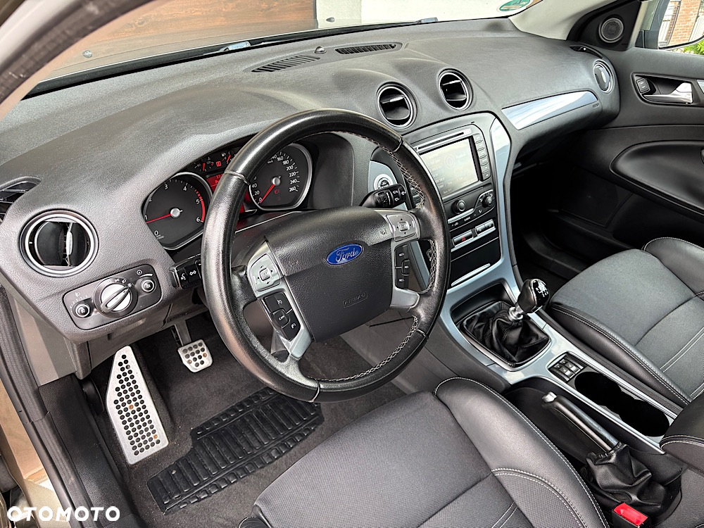 Ford Mondeo 2.0 TDCi Titanium - 32