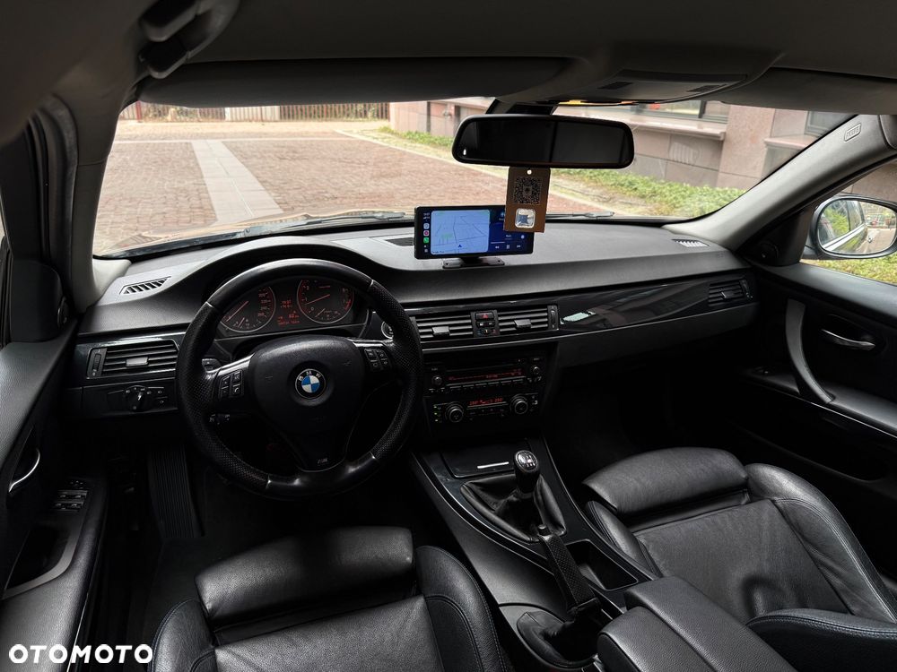 BMW Seria 3 330i - 8