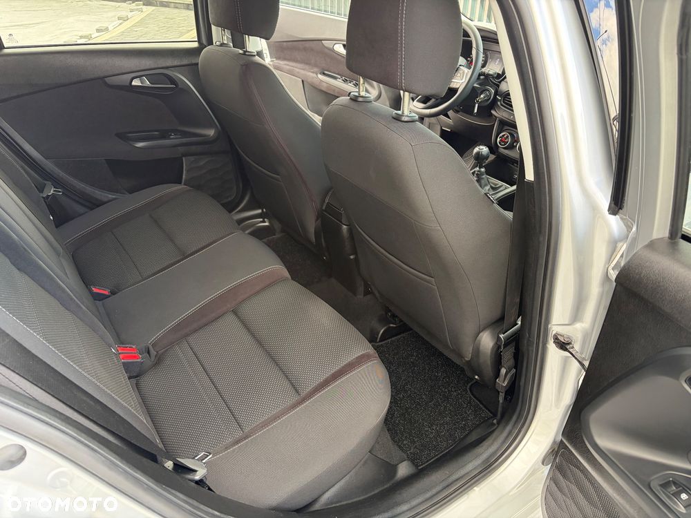 Fiat Tipo 1.4 T-Jet 16v Lounge - 32