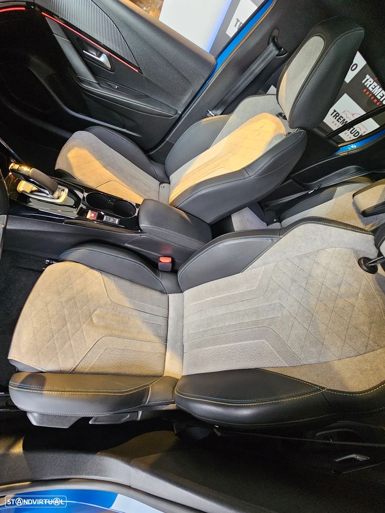 Peugeot e-208 GT - 19