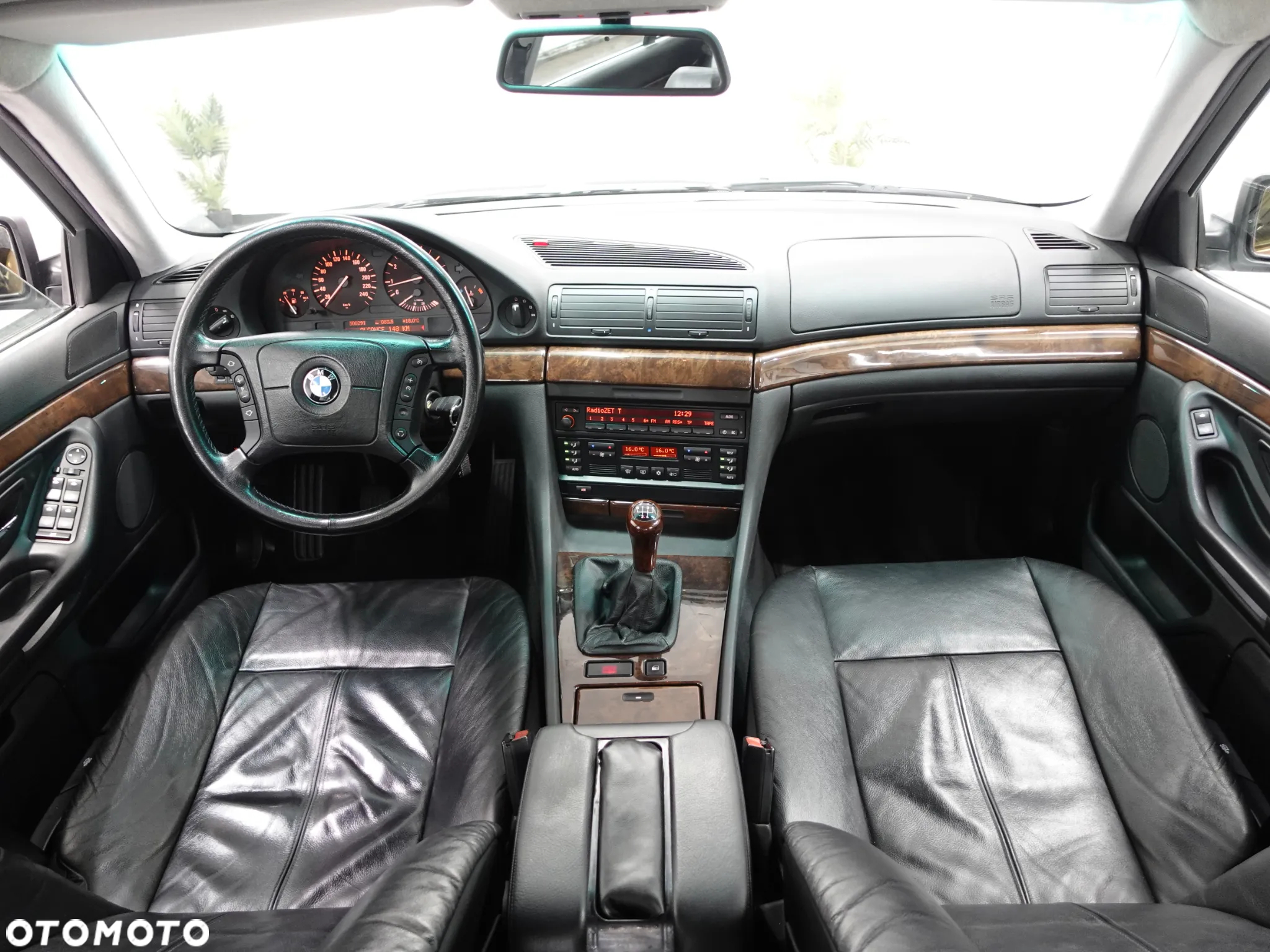 BMW Seria 7 728i - 28