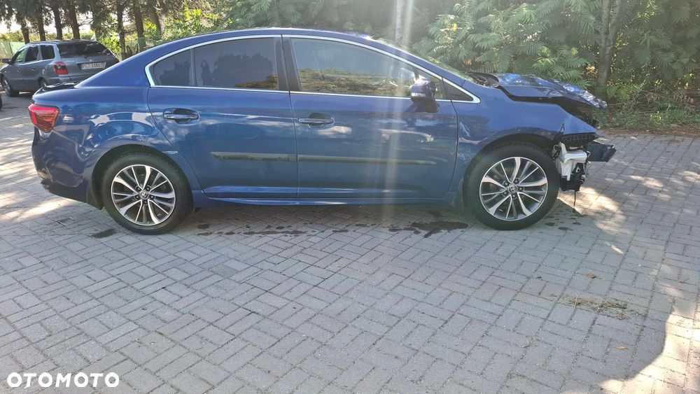 Toyota Avensis - 9