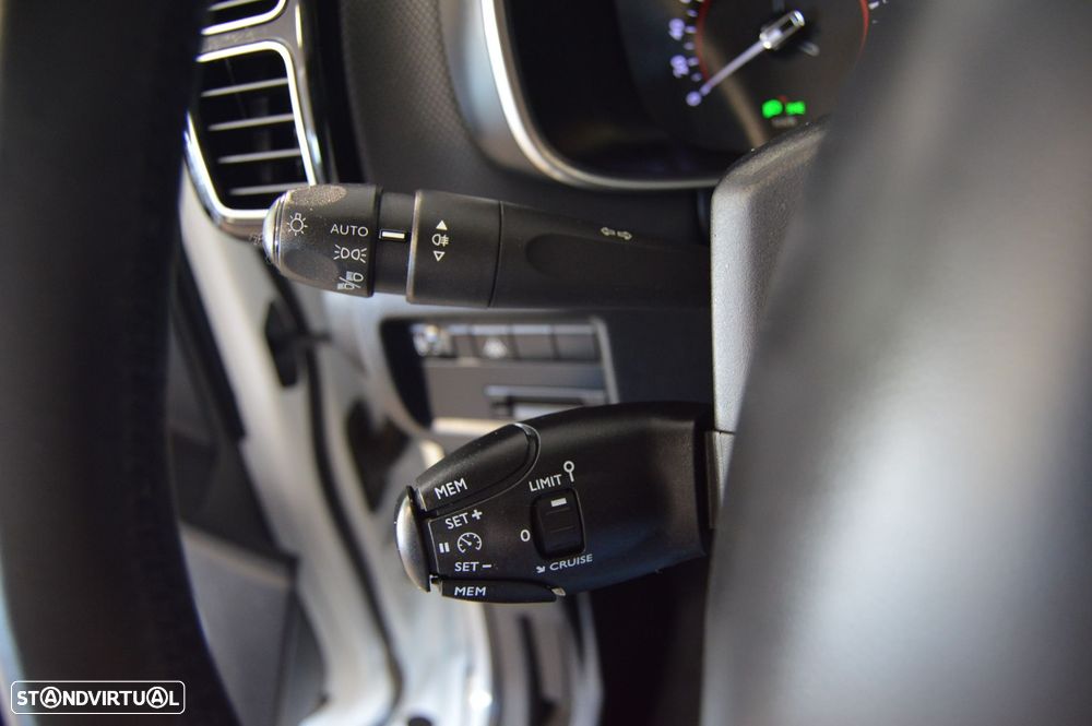 Citroën C5 Aircross 1.2 PureTech Live Pack - 33