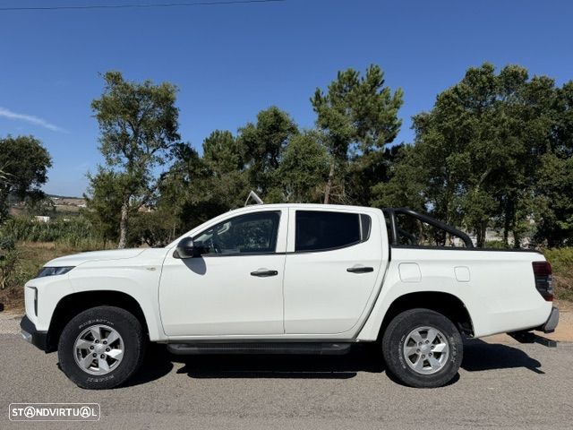 Mitsubishi L200 2.3 DI-D Space Cab Invite Strakar Look 4WD - 5