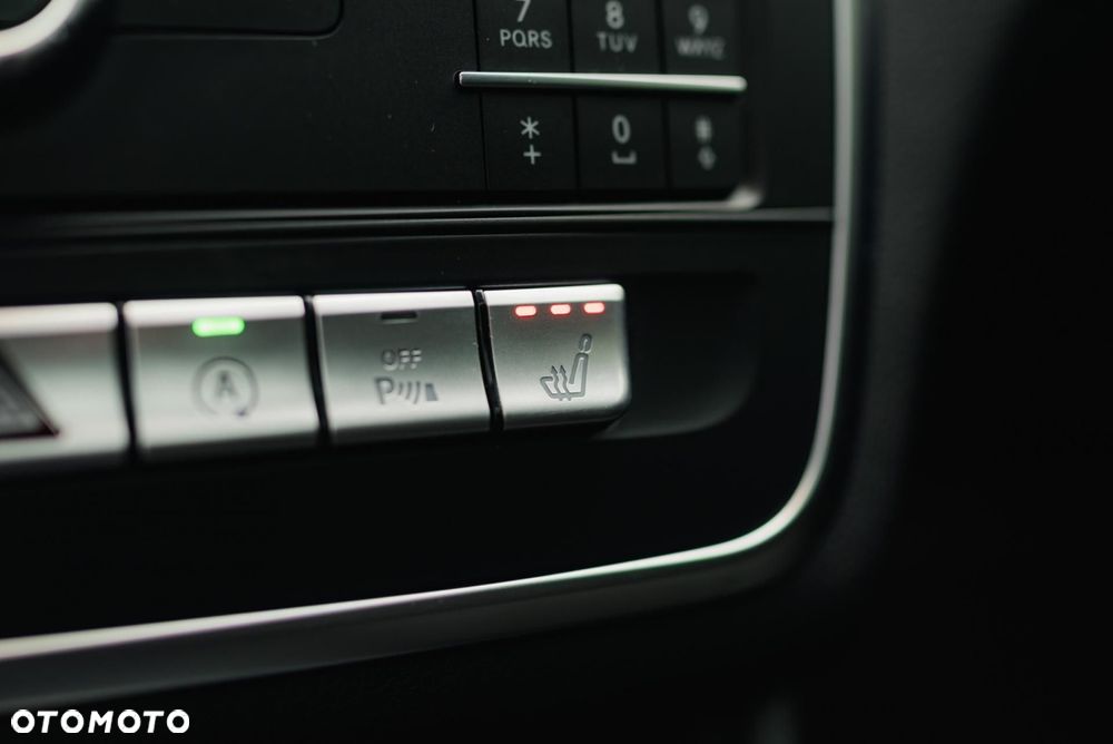 Mercedes-Benz CLA 220 4-Matic AMG Line - 24