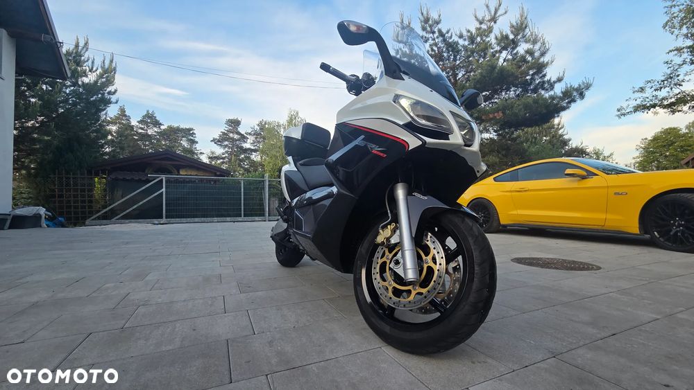 Aprilia SRV 850 - 1
