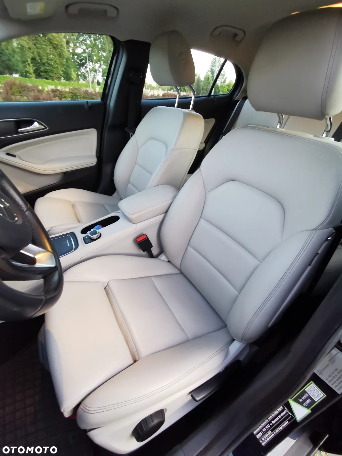 Mercedes-Benz GLA 200 7G-DCT - 18