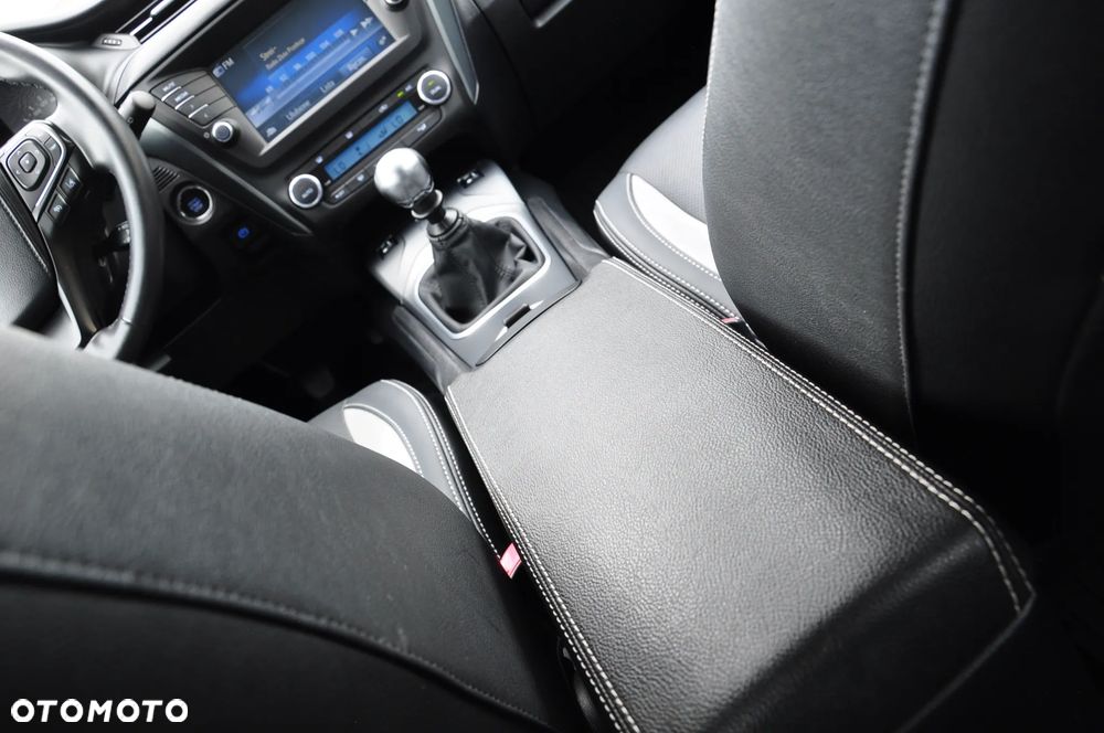 Toyota Avensis Touring Sports 1.8 Edition S+ - 26