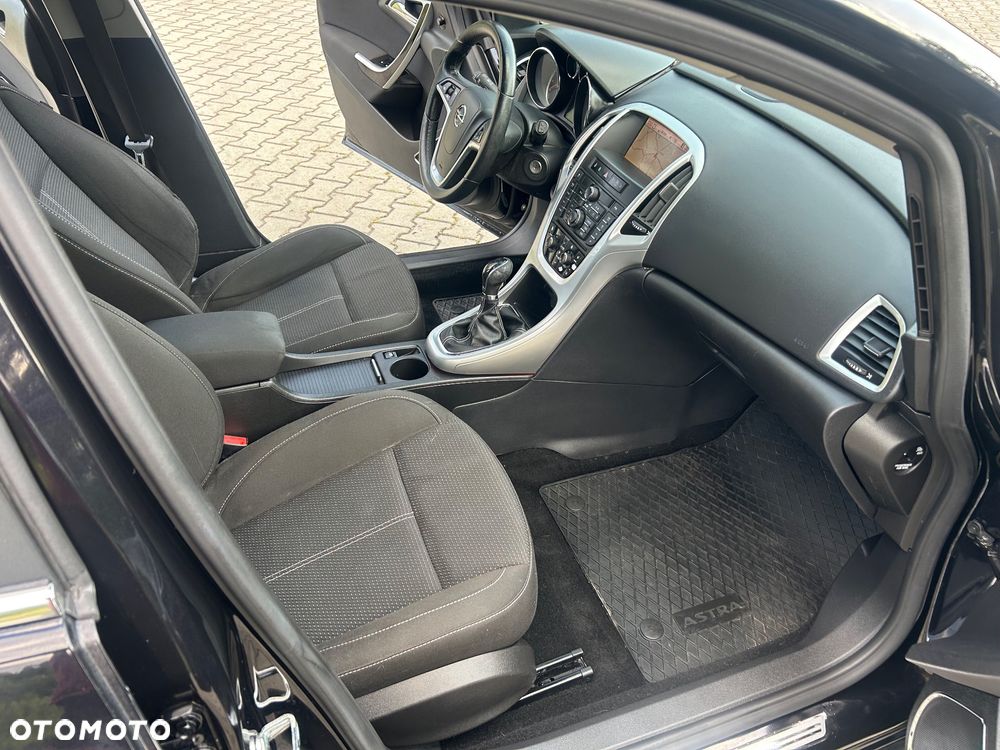 Opel Astra 1.6 Turbo - 17