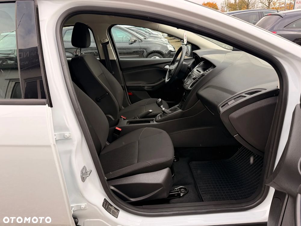 Ford Focus - 24